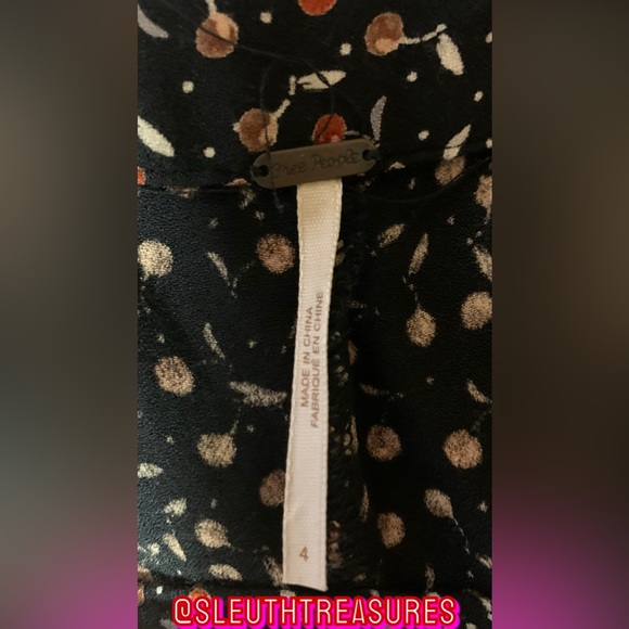 FREE PEOPLE Black Easy Peasy Cherry Print Wide Leg Crepe High Rise Pants Size 4 - Picture 4 of 5